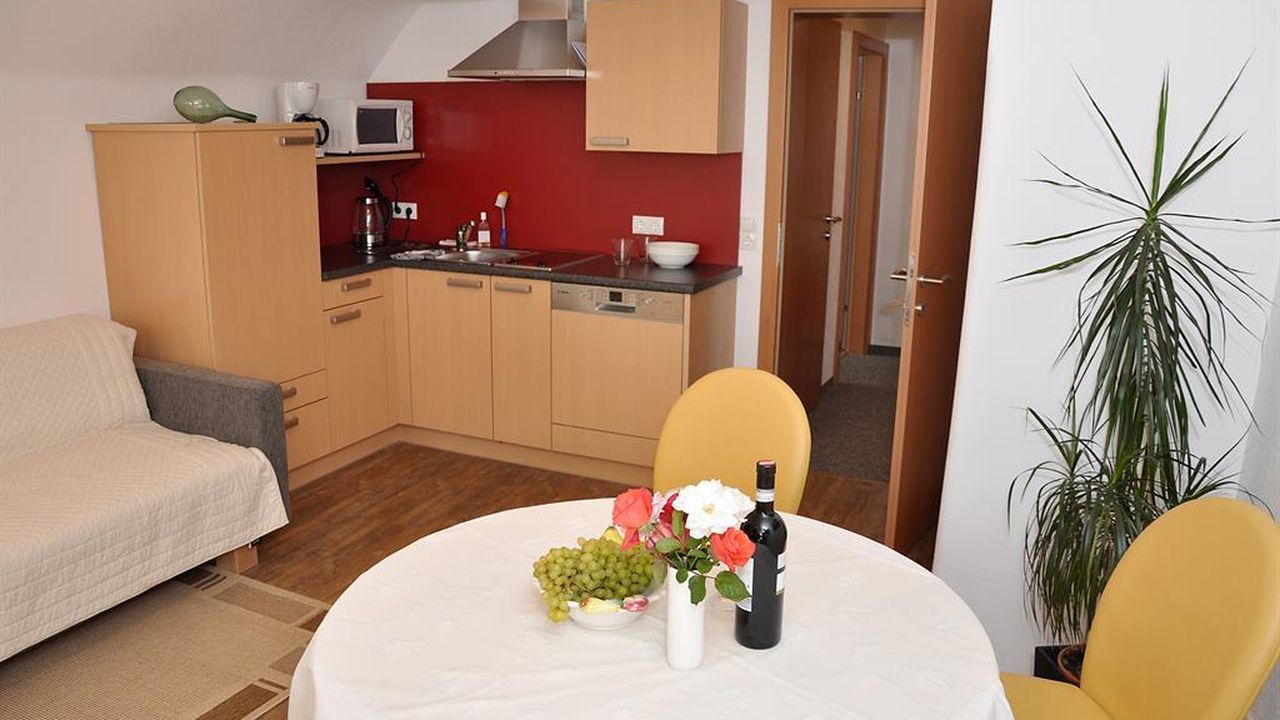 Wohnküche Appartement 1 "Almrausch" Wohnküche Appartement 1 "Almrausch"